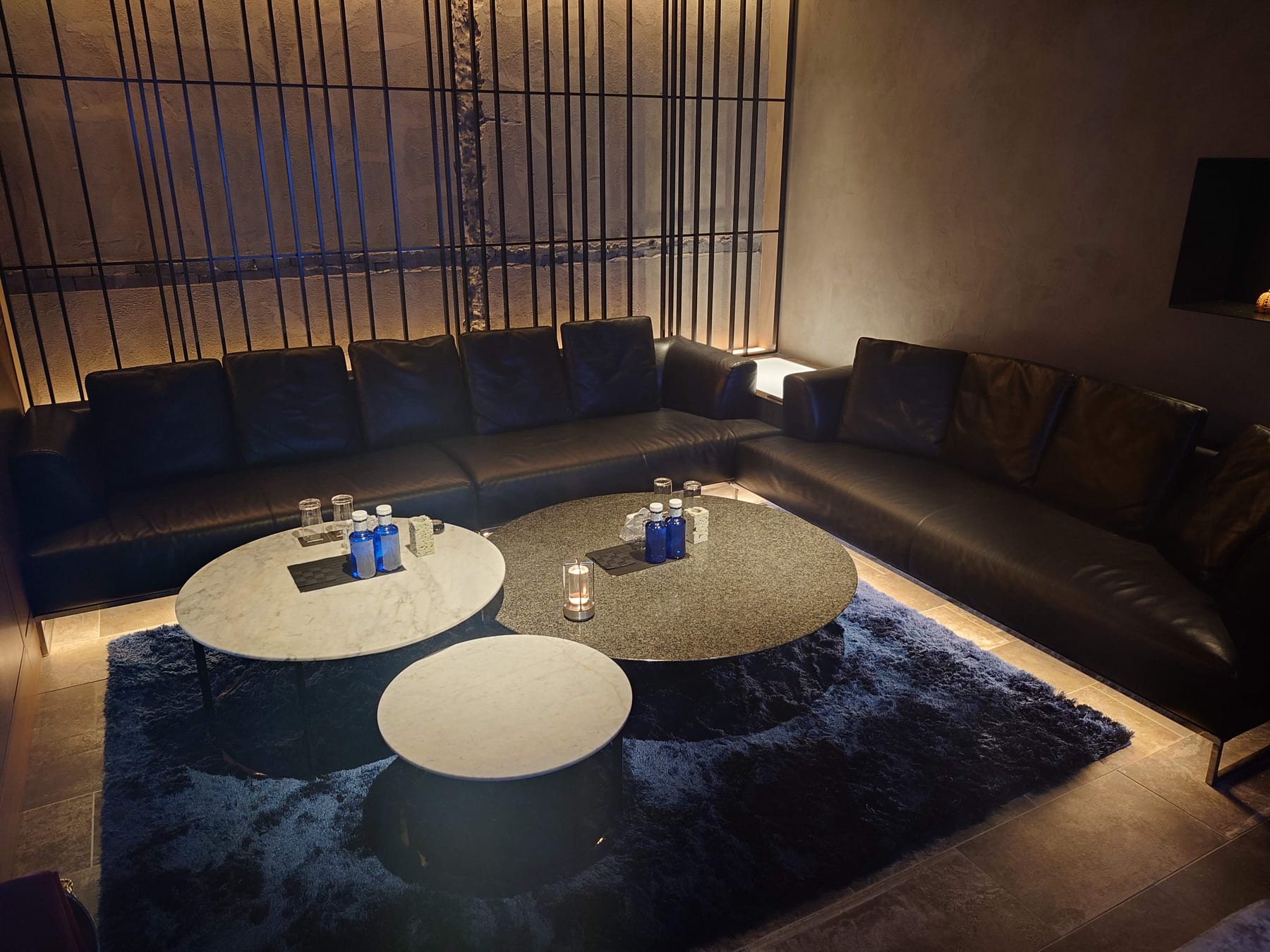 ROYAL ROOM の内装
