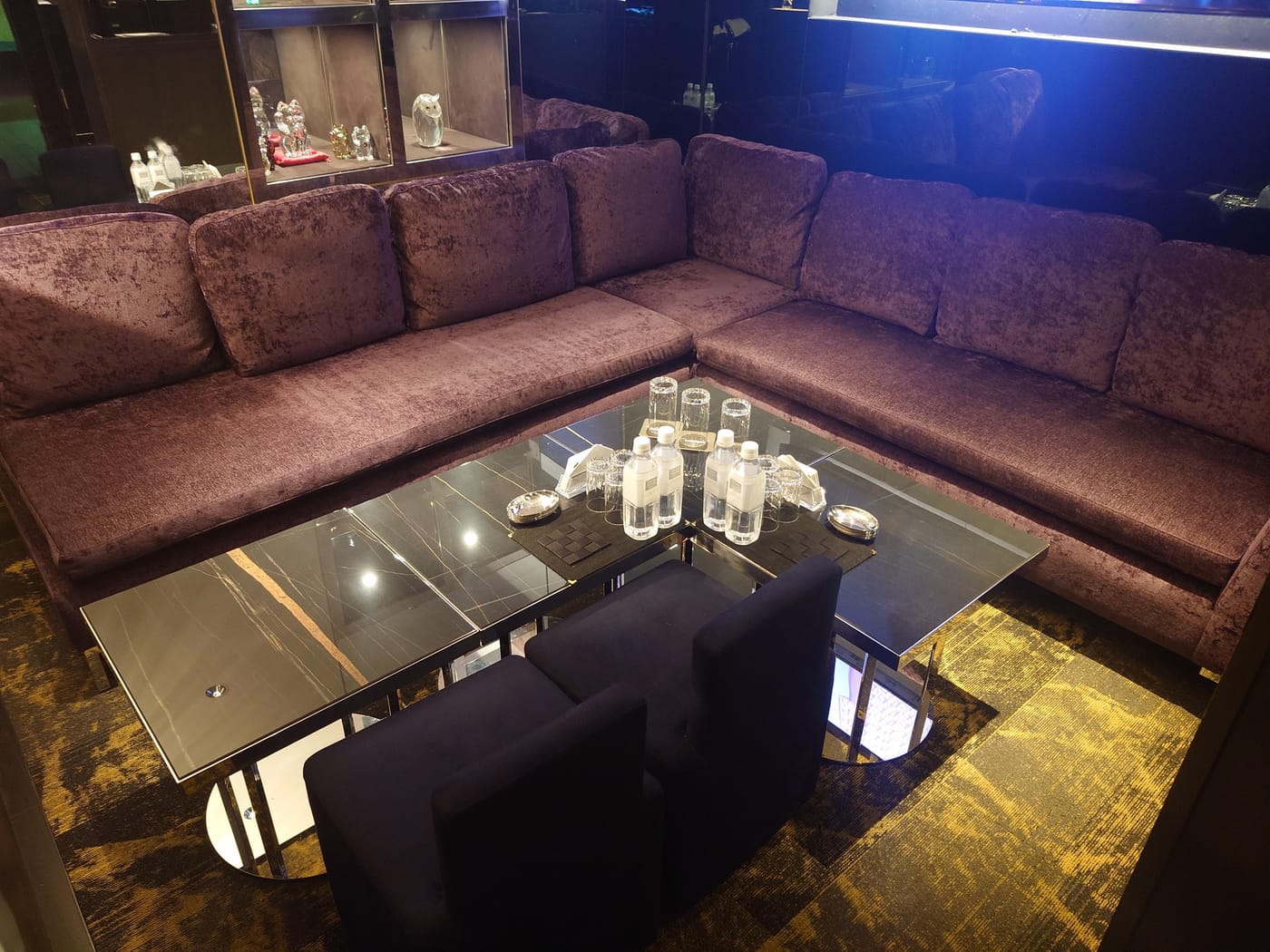 VIP ROOM パープルスペース