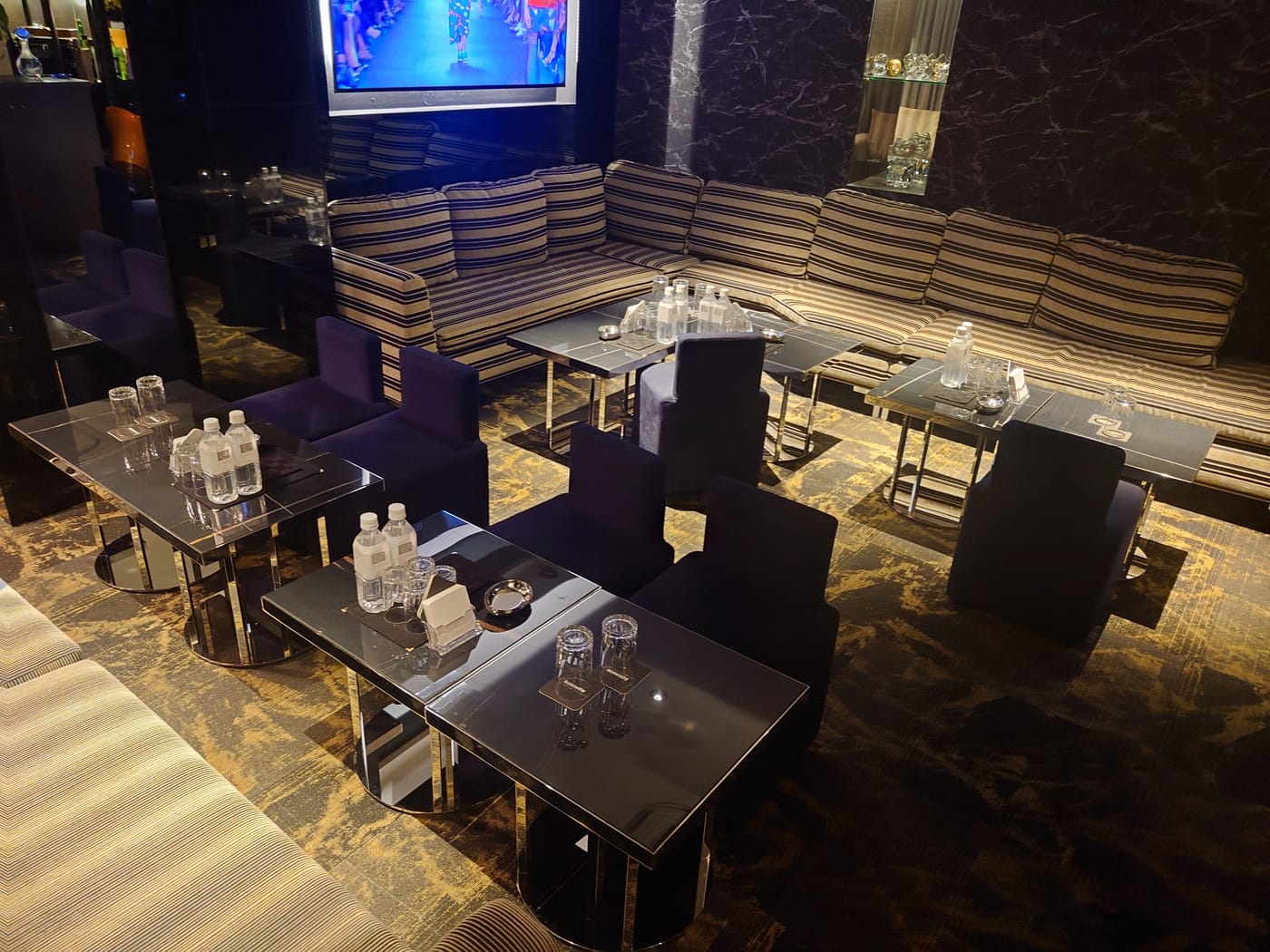 VIP ROOM ブルースペース